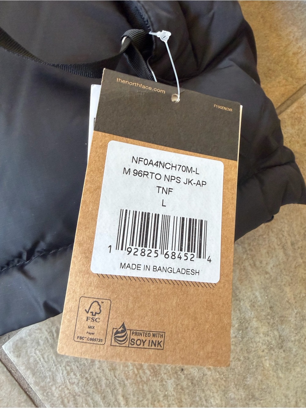The North Face Puffer Jacket MEDIUM - Picture 5 of 5